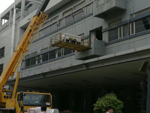 傳統設備卸車、拆箱作業