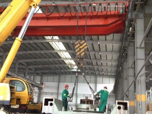 傳統(tǒng)設備卸車、拆箱作業(yè)